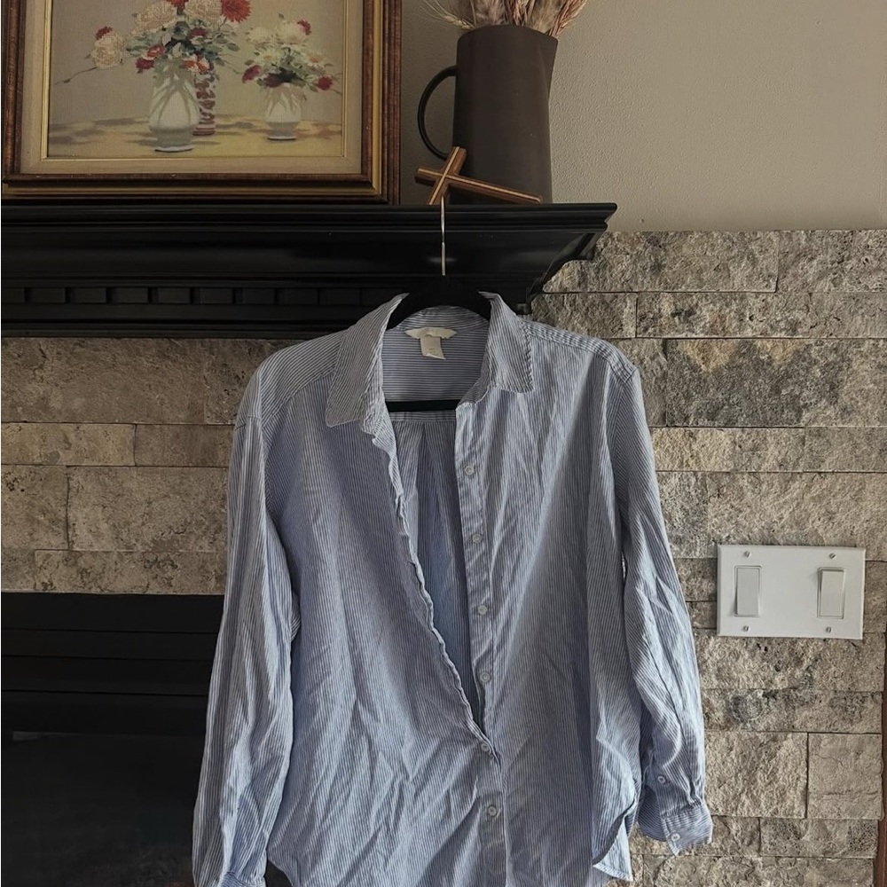 H&M Light Blue Casual Button Down Shirt